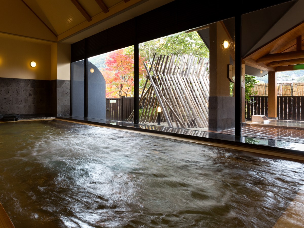 温浴施設での水質トラブル事例とその対策：水処理装置の更新で安心運営を実現